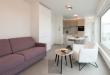Studio sur le toit entièrement rénové et prêt à être emménagé, avec une grande terrasse ensoleillée et des vues magnifiques!