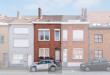 Maison de ville avec jardin ensoleillé dans le centre historique de Nieuport-ville.
