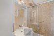 Centrally located corner flat with a sunny terrace and unobstructed views