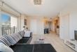 Centrally located corner flat with a sunny terrace and unobstructed views