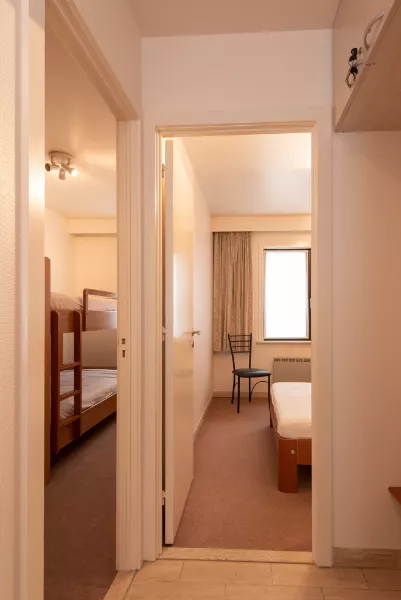Ready-to-live apartment with 2 bedrooms in the shopping street.