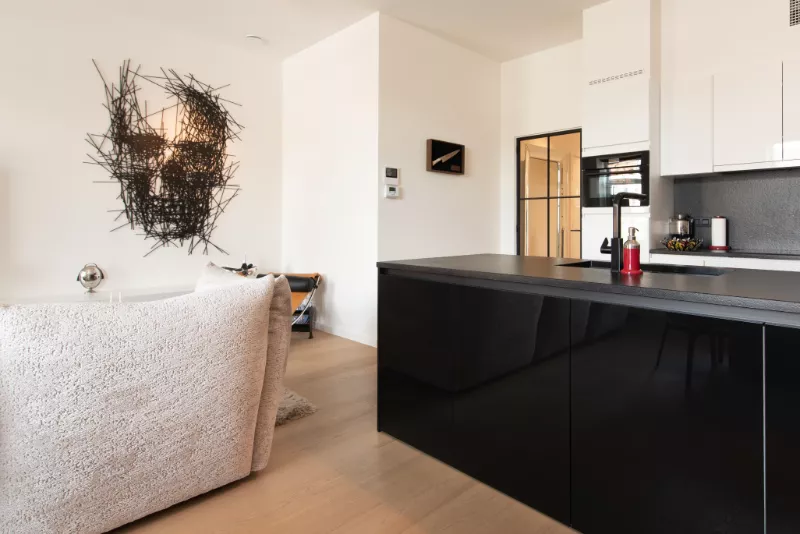 Recent instapklaar luxe-appartement met 2 slpk, dressing en zonneterras te Nieuwpoort-Stad.