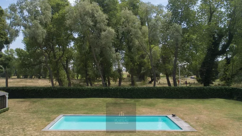 Uitzonderlijke villa op 3299m² gelegen op toplocatie te Nieuwpoort-Bad.