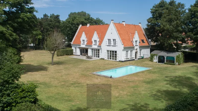 Uitzonderlijke villa op 3299m² gelegen op toplocatie te Nieuwpoort-Bad.