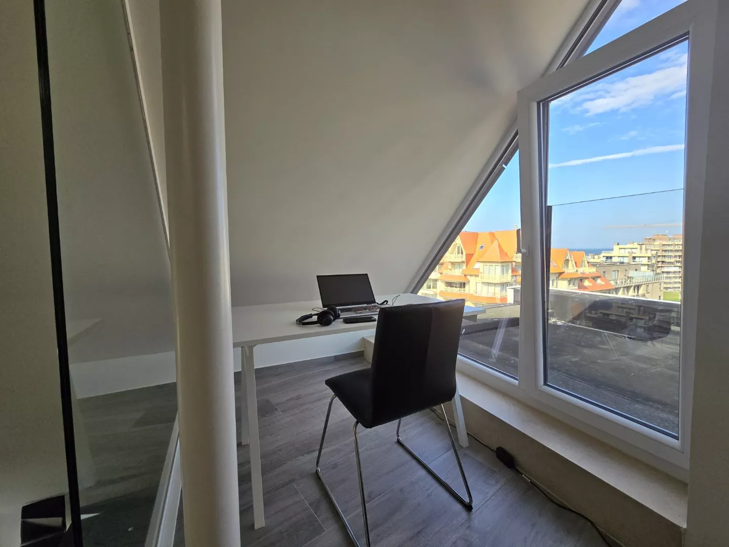 Penthouse avec vue sur la mer situé idéalement à Nieuport