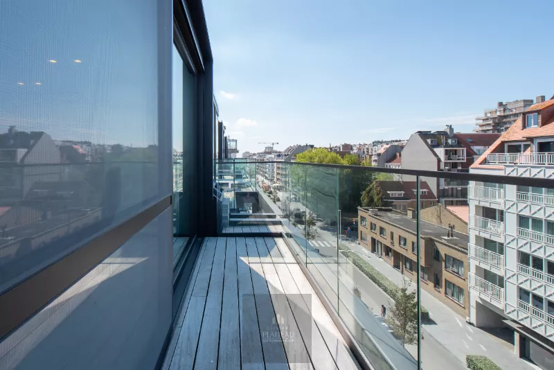 Instapklaar recent luxueus duplex-appartement met 2 terrassen in residentie Lectus IX.