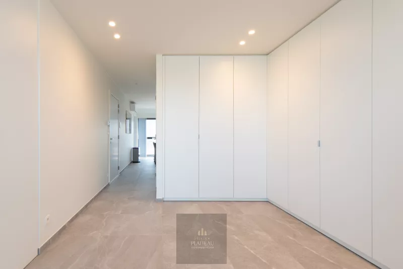 Instapklaar recent luxueus duplex-appartement met 2 terrassen in residentie Lectus IX.