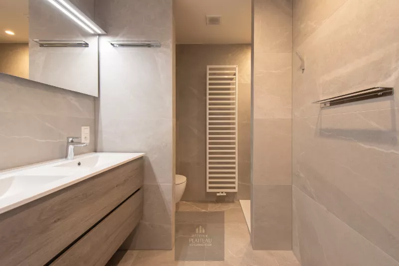 Instapklaar recent luxueus duplex-appartement met 2 terrassen in residentie Lectus IX.
