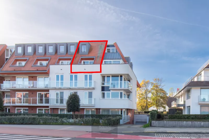 Appartement duplex récent avec une chambre et un coin nuit.