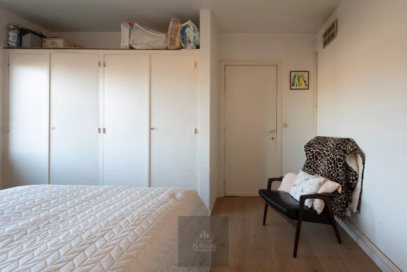 South-facing villa with 4 bedrooms overlooking a protected nature reserve!