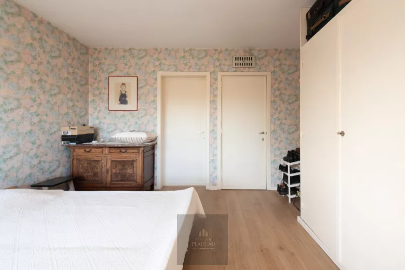 South-facing villa with 4 bedrooms overlooking a protected nature reserve!