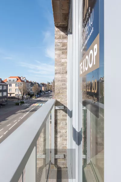 Recent one-bedroom apartment with parking space and basement storage room.