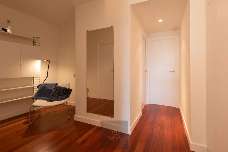 Uitzonderlijk doorloop-appartement aan het strand van Groenendijk.