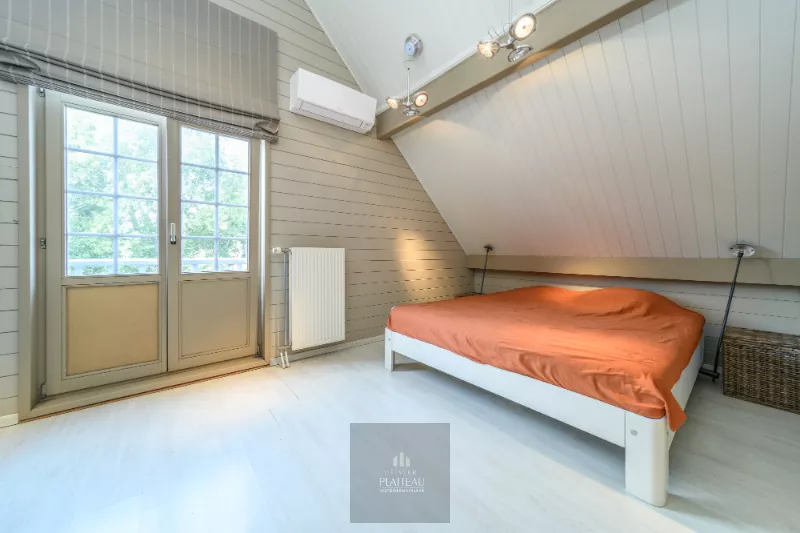 Charmante Mi Casa-villa op 1271m² op slechts 400 meter van zee.