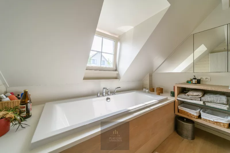 Charmante Mi Casa-villa op 1271m² op slechts 400 meter van zee.