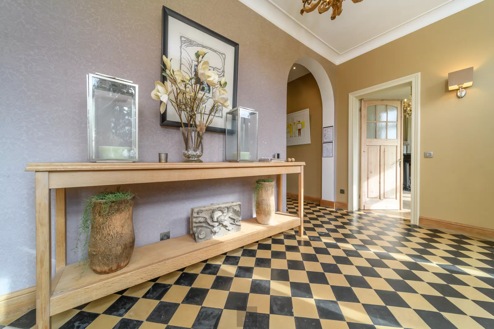 Historic grandeur and modern comfort in a unique vicarage in Stuivekenskerke.