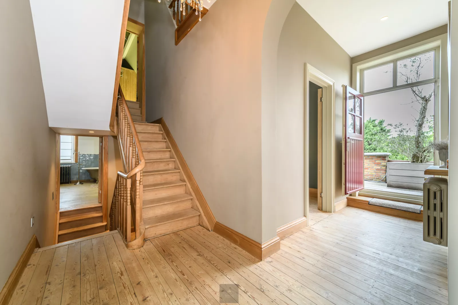 Historic grandeur and modern comfort in a unique vicarage in Stuivekenskerke.